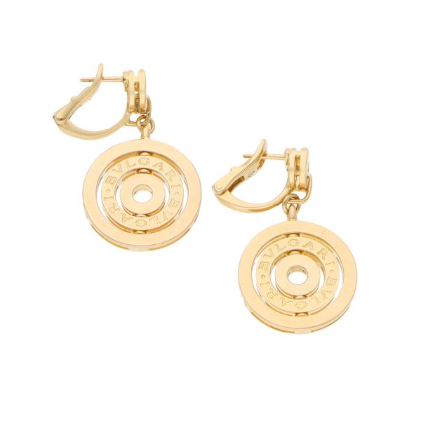 Aretes diseño italiano firma Bvlgari en oro amarillo 18 kilates. Sale