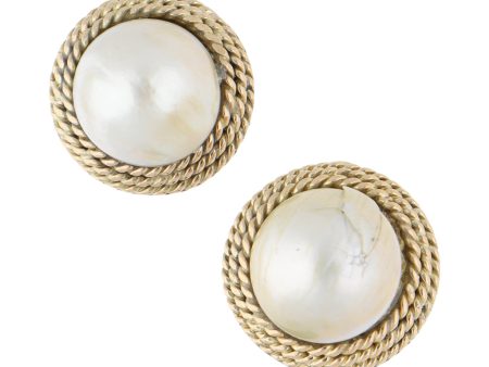 Aretes estilizados con perlas en oro amarillo 10 kilates. Online