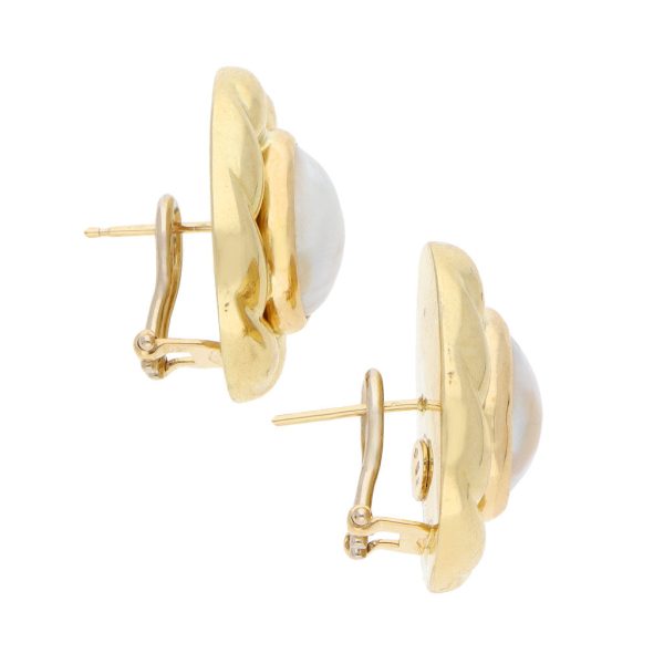 Aretes huecos con perlas en oro dos tonos 18 kilates. Online Hot Sale