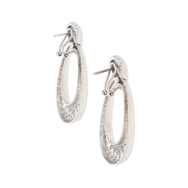 Aretes estilizados con diamantes en oro blanco 18 kilates. Online Sale