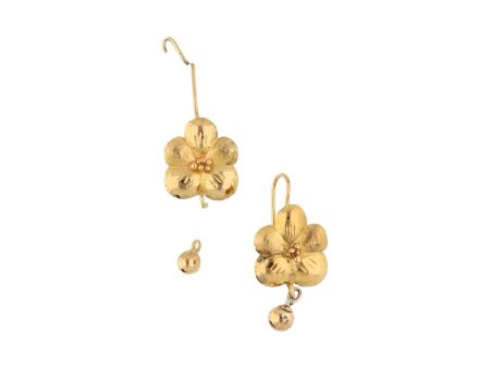 Aretes laminados motivo floral en oro amarillo 18 kilates. For Discount