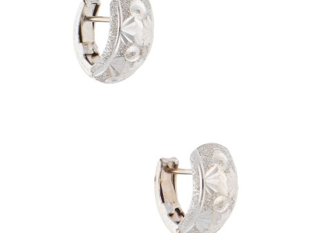 Aretes labrados en oro blanco 14 kilates. Discount