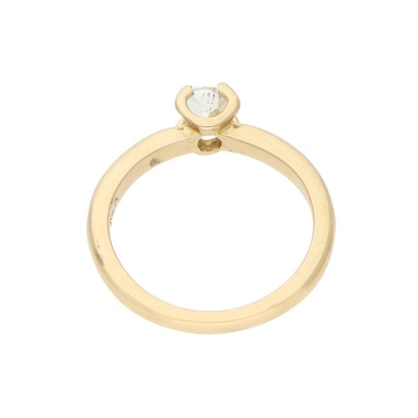 Anillo solitario con diamante en oro amarillo 18 kilates. Online Hot Sale