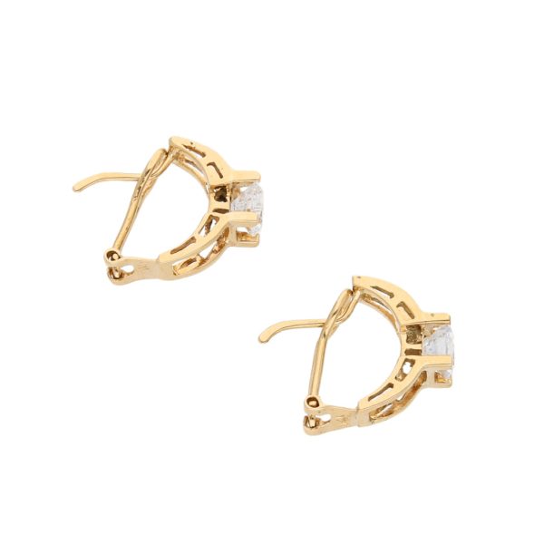 Aretes calados con circonia en oro amarillo 14 kilates. Supply