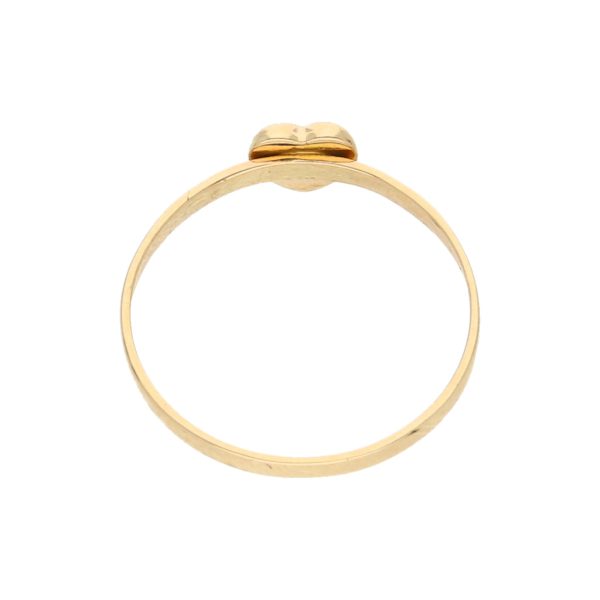 Anillo liso con aplicación motivo corazón en oro amarillo 14 kilates. Online Hot Sale