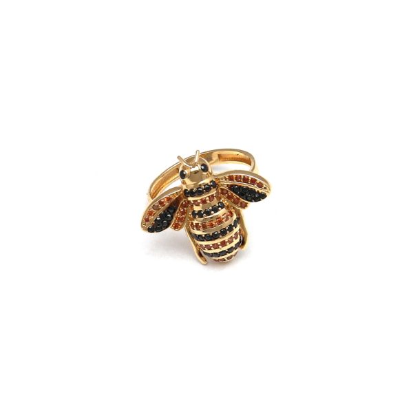 Anillo estilizado motivo abeja con sintéticos en oro amarillo 14 kilates. Supply