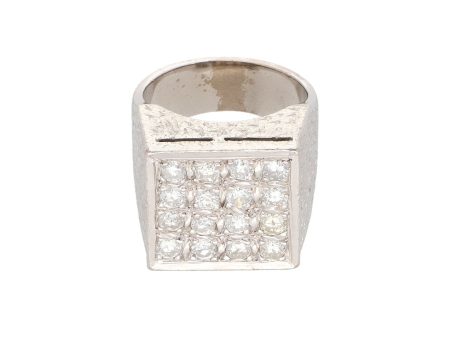 Anillo tipo sello con diamantes en oro blanco 18 kilates. Online Hot Sale